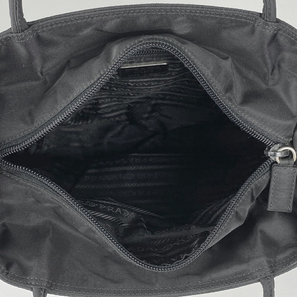 PRADA Plate Tote Shoulder Bag Nylon Nero - Picture 5 of 5